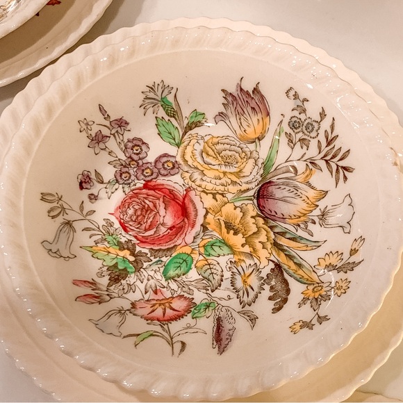 Johnson Bros Garden Bouquet Saucer Plates And Fruit Bowls Dishes Shakers 6 Pc - Picture 6 of 14